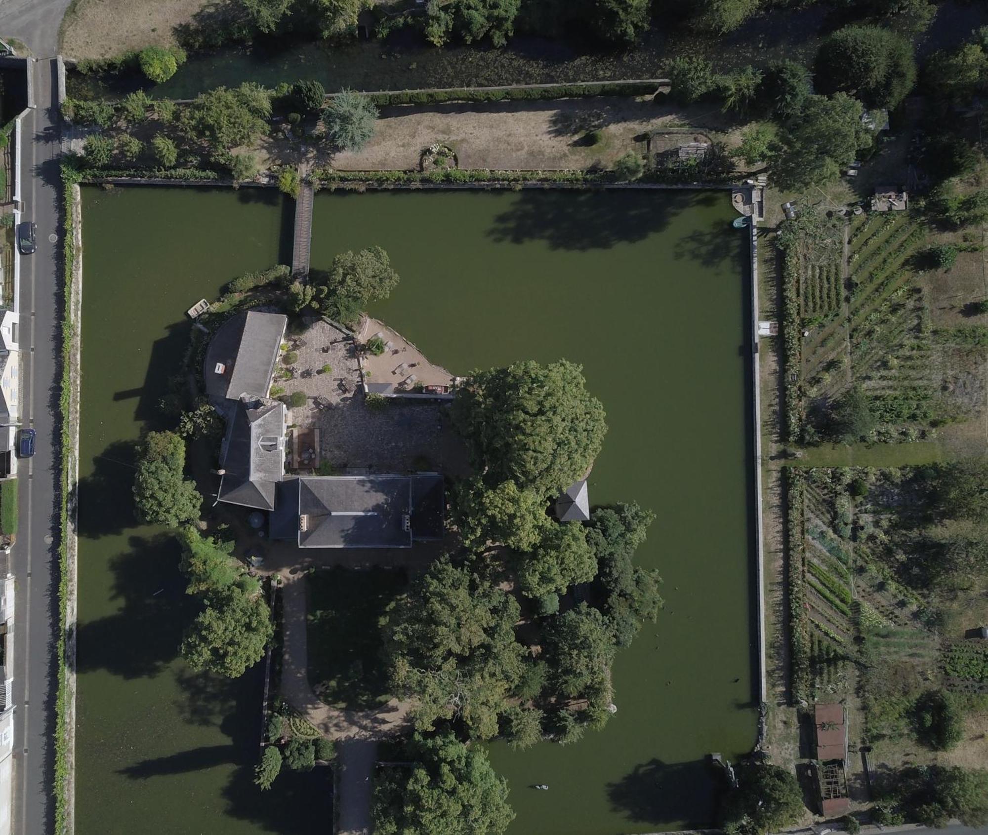 Les Douves Bed and Breakfast Onzain Buitenkant foto